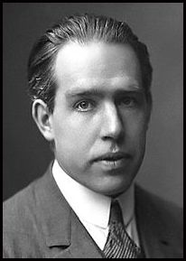 200px-Niels_Bohr.jpg